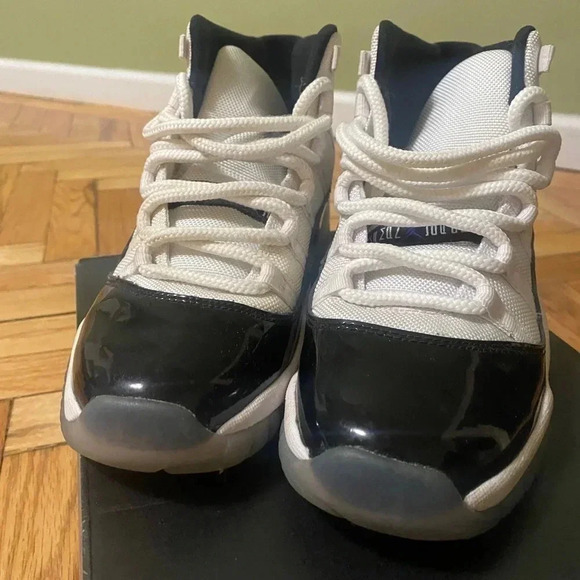 Jordan 11 Retro
Concord (2018) (GS - Picture 2 of 6